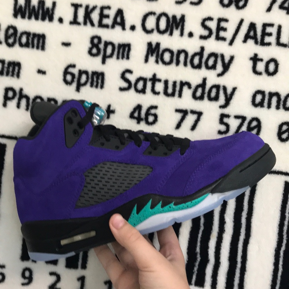 Jordan 5 Alternate Grape